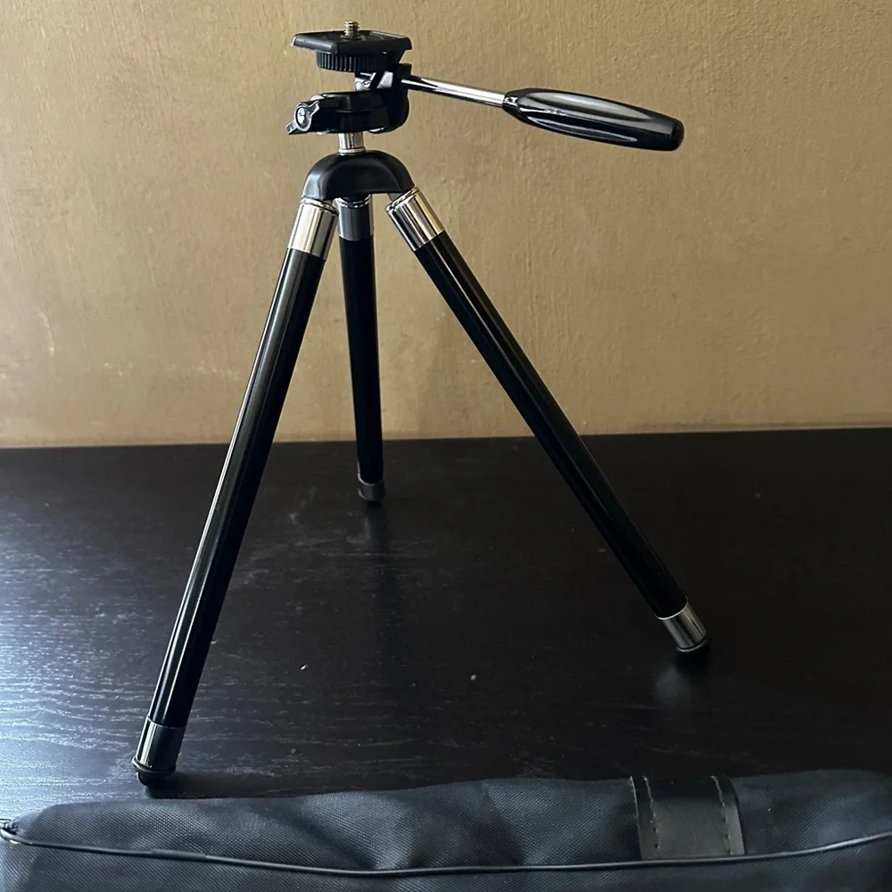 5 section expandable black tripod with carry case 5SE